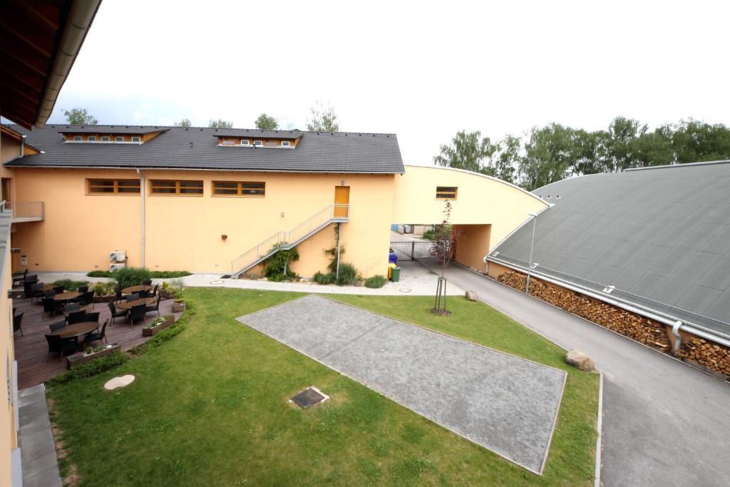 Hotel S-Centrum Benesov  Eksteriør billede