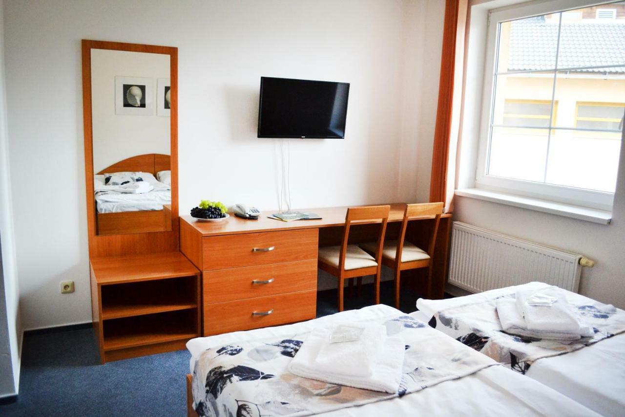 Hotel S-Centrum Benesov  Eksteriør billede