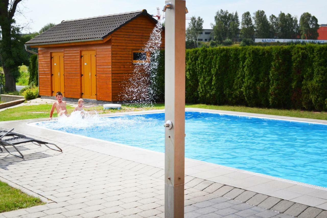 Hotel S-Centrum Benesov  Eksteriør billede