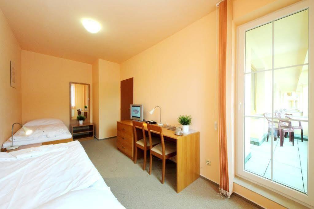 Hotel S-Centrum Benesov  Eksteriør billede